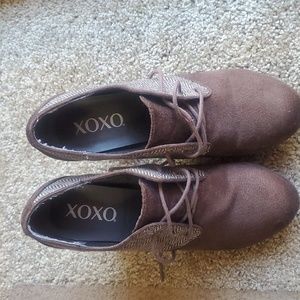 XOXO brown plaid booties. Size 7.5